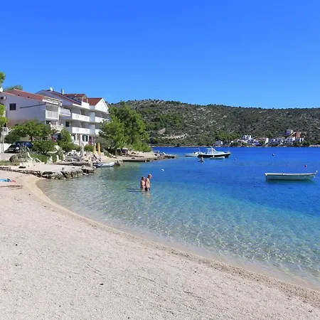 Apartment By The Sea Rogoznica - 3301